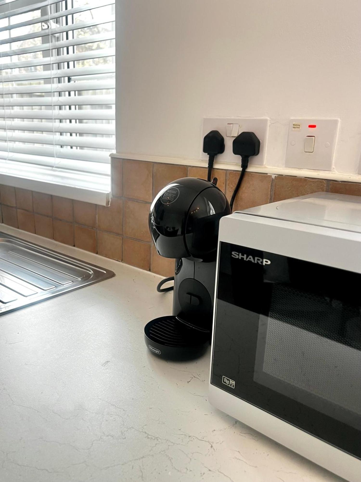 Centre House - Pet Friendly - Free Parking - 2 Bedroom - Large Garden *