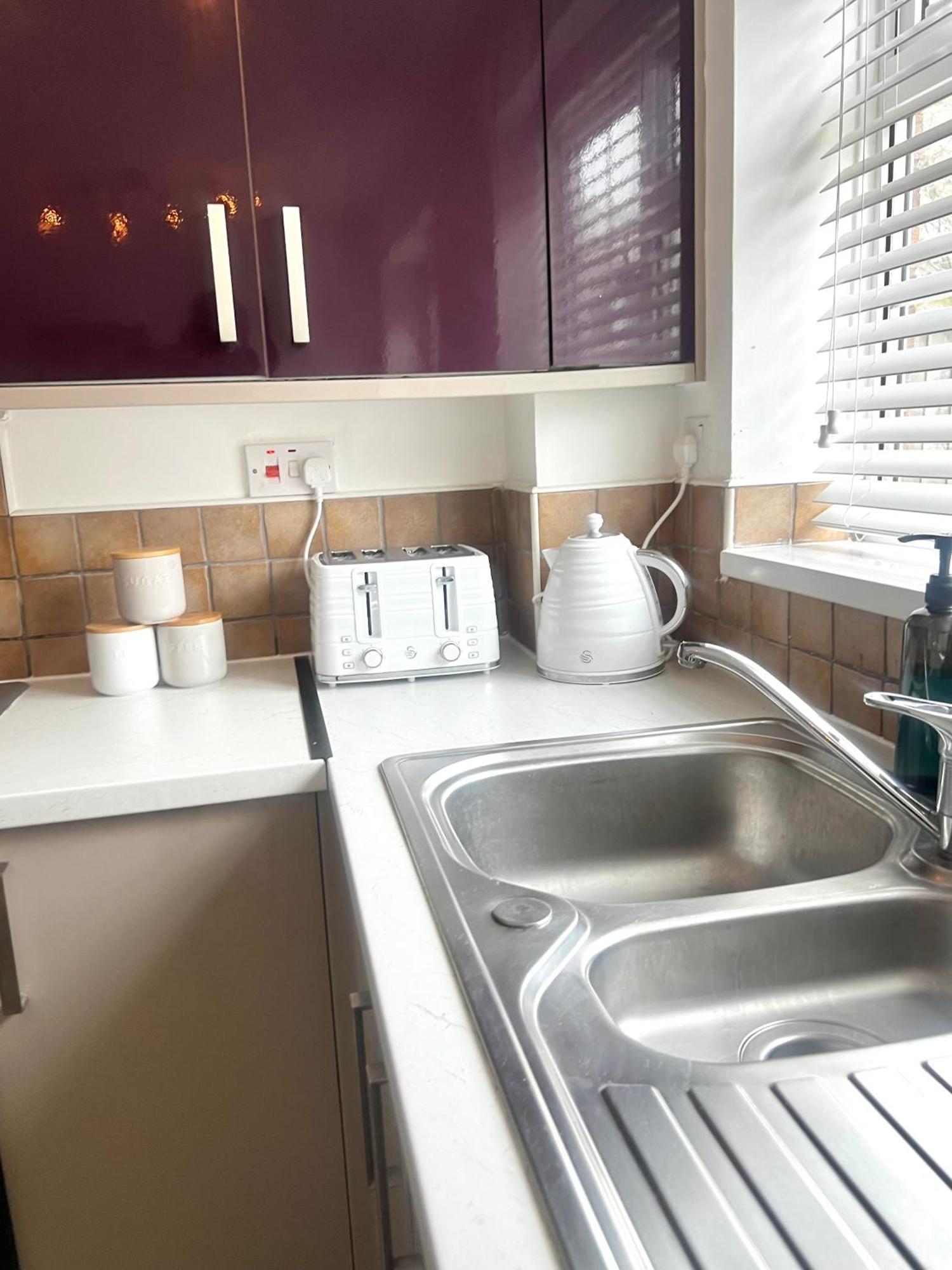 Centre House - Pet Friendly - Free Parking - 2 Bedroom - Large Garden Holiday home Cardiff