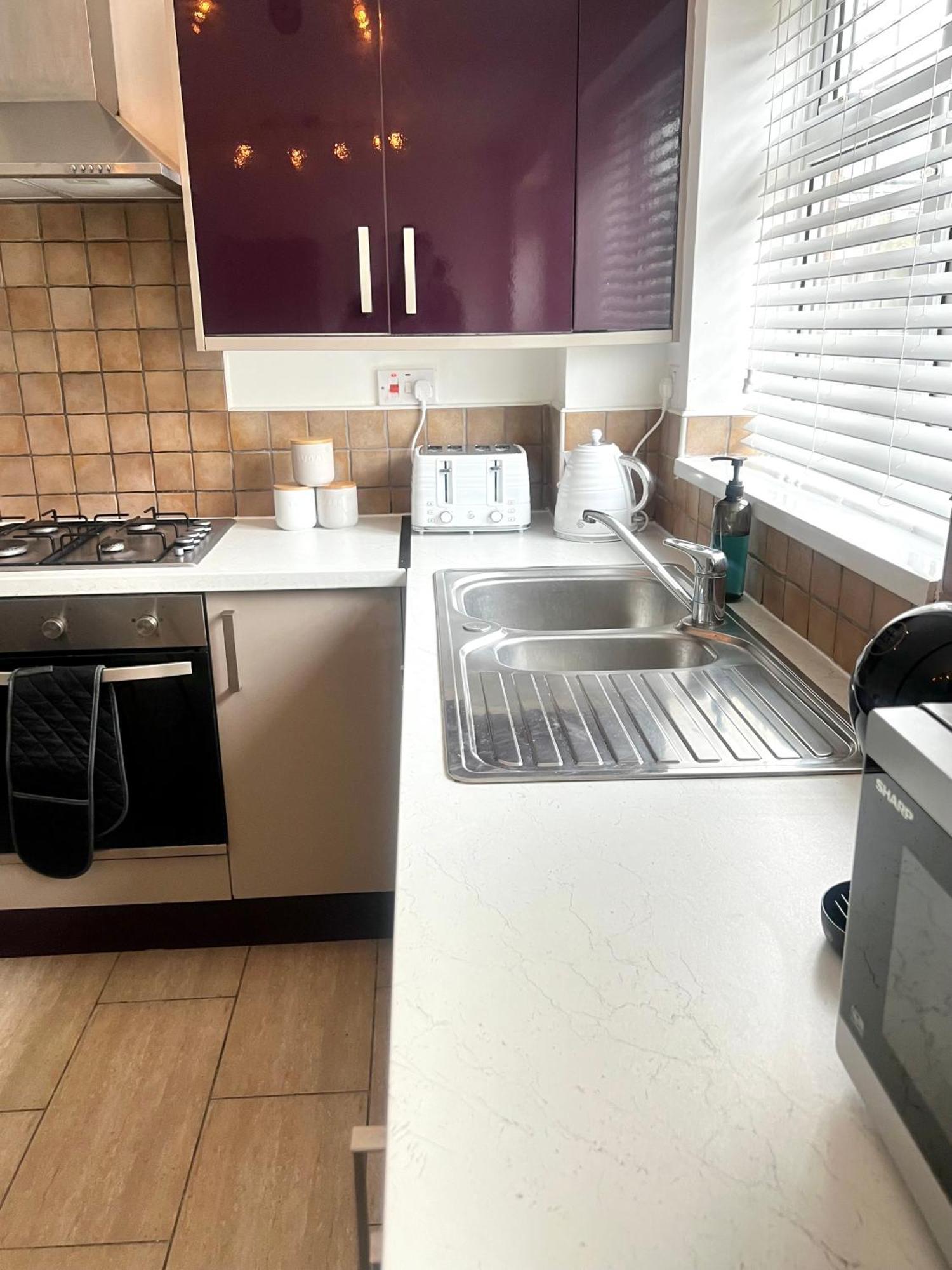 Centre House - Pet Friendly - Free Parking - 2 Bedroom - Large Garden * Cardiff