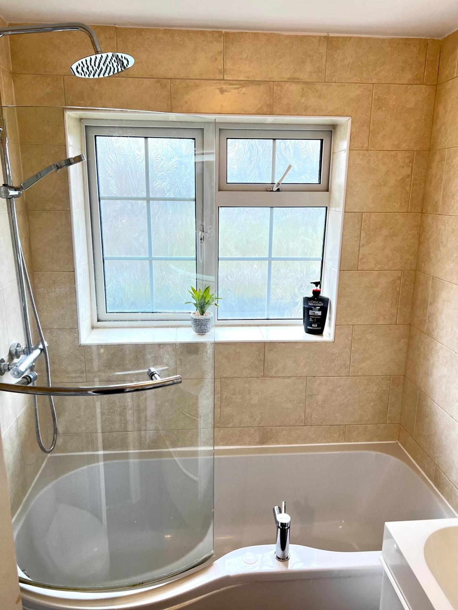 Holiday home Centre House - Pet Friendly - Free Parking - 2 Bedroom - Large Garden Cardiff